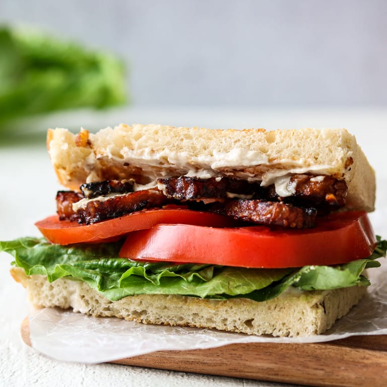 BLT: A Classic Sandwich Option