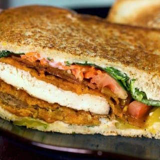 VEGAN CHICKEN CLUB