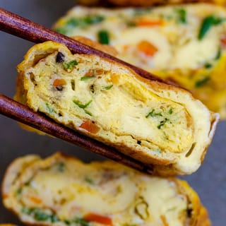 VEGETABLE OMELET WRAP